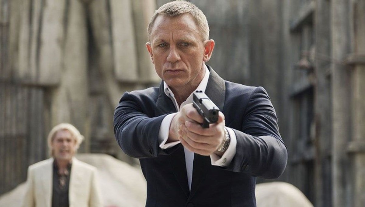 Bond rolü için 12 yıllık taahhüt şartı