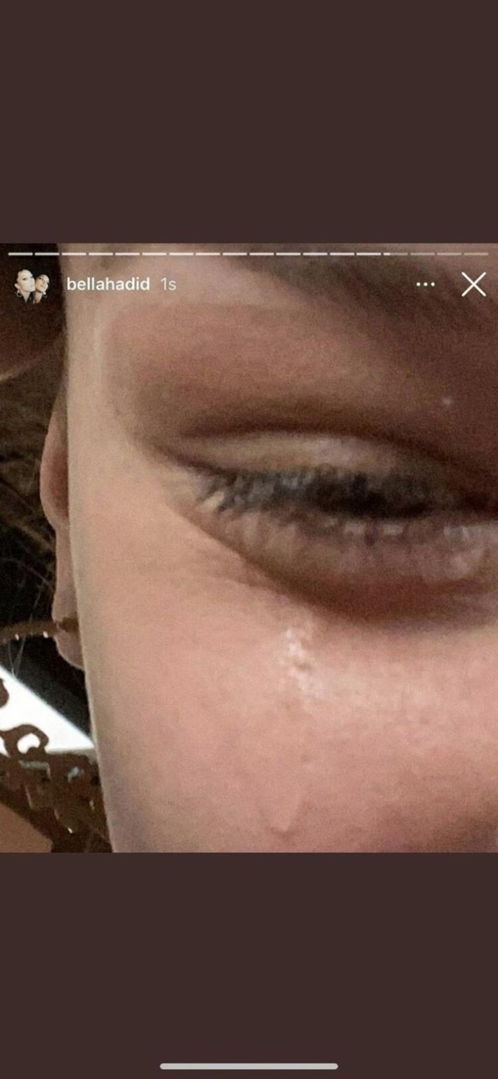 Bella Hadid ağlama fotoğraflarını sosyal medyada paylaştı - 6
