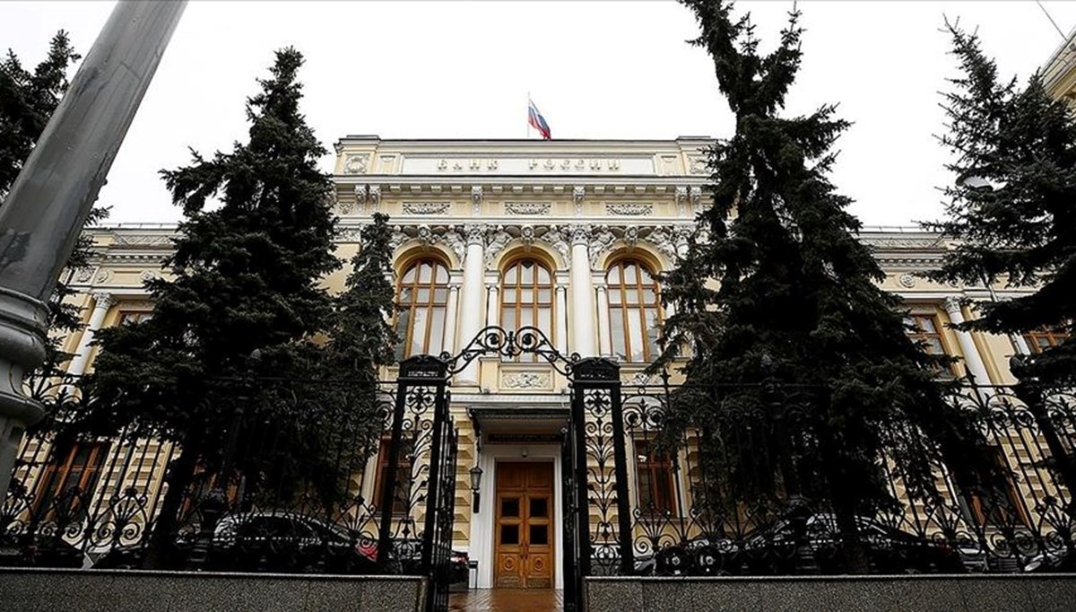 Rusya'dan olağanüstü toplantıda 3,5 puanlık faiz artışı