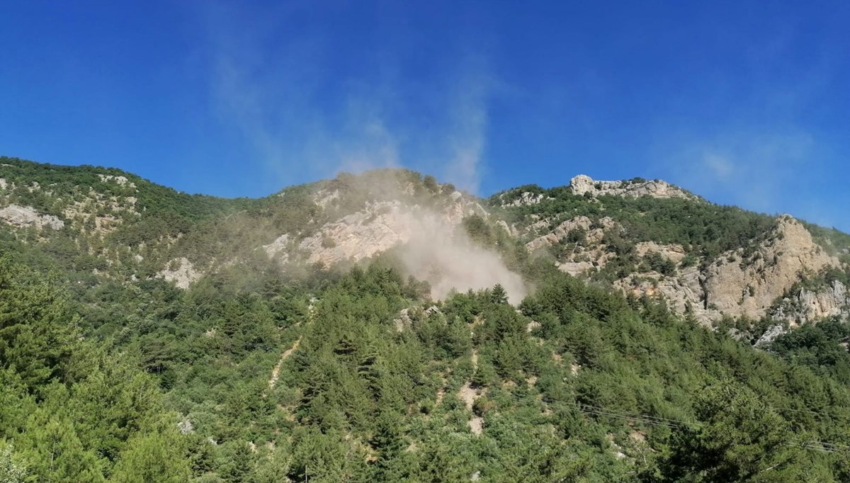 Adana'daki deprem anına ilişkin görüntüler ortaya çıktı: Toz dumanı oluştu