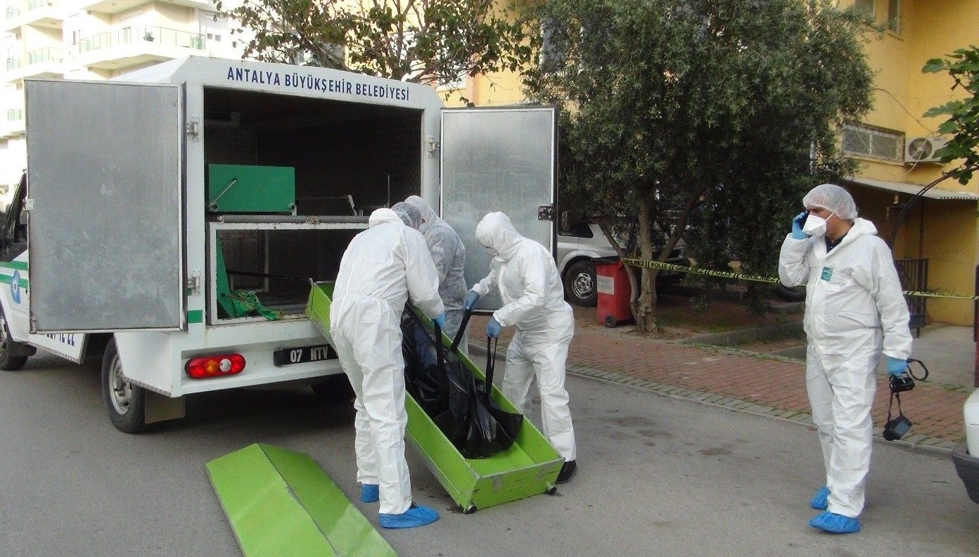 Covid-19 testinden ka�an hasta 11 g�n sonra �ld�