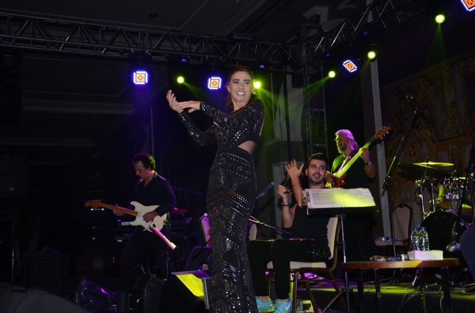 Yıldız Tilbe'den konser kararı - 1