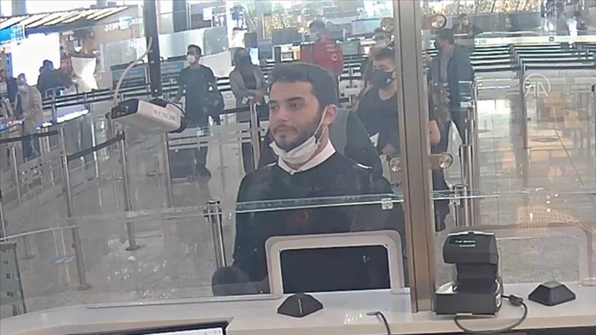 Thodex soruşturması kapsamında kırmızı bültenle aranan şirketin kurucusu Faruk Fatih Özer, 20 Nisan 2021 Thodex soruşturması kapsamında kırmızı bültenle aranan şirketin kurucusu Faruk Fatih Özer, 20 Nisan 2021