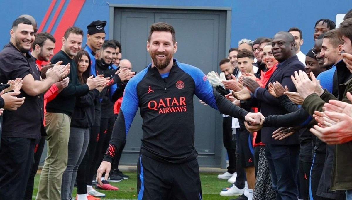 Lionel Messi Fransa'ya döndü: Paris Saint-Germain antrenmanında alkışlı karşılama