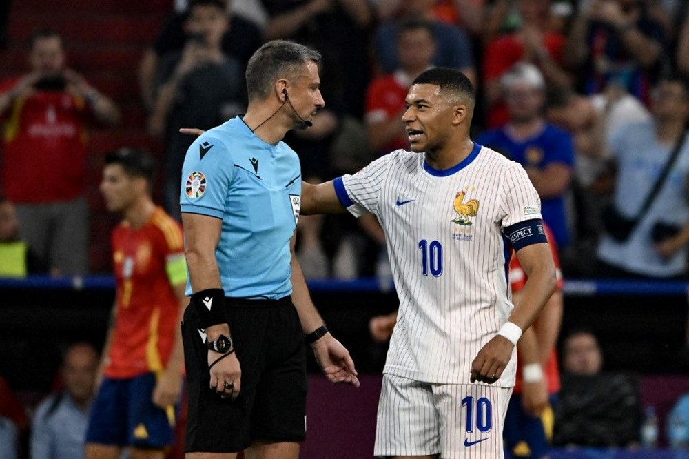 Derbide düdük çalacak Slavko Vincic'in yönettiği maçlar: Milli futbolcuya aldatmaya yönelik hareketten kart göstermişti - 6