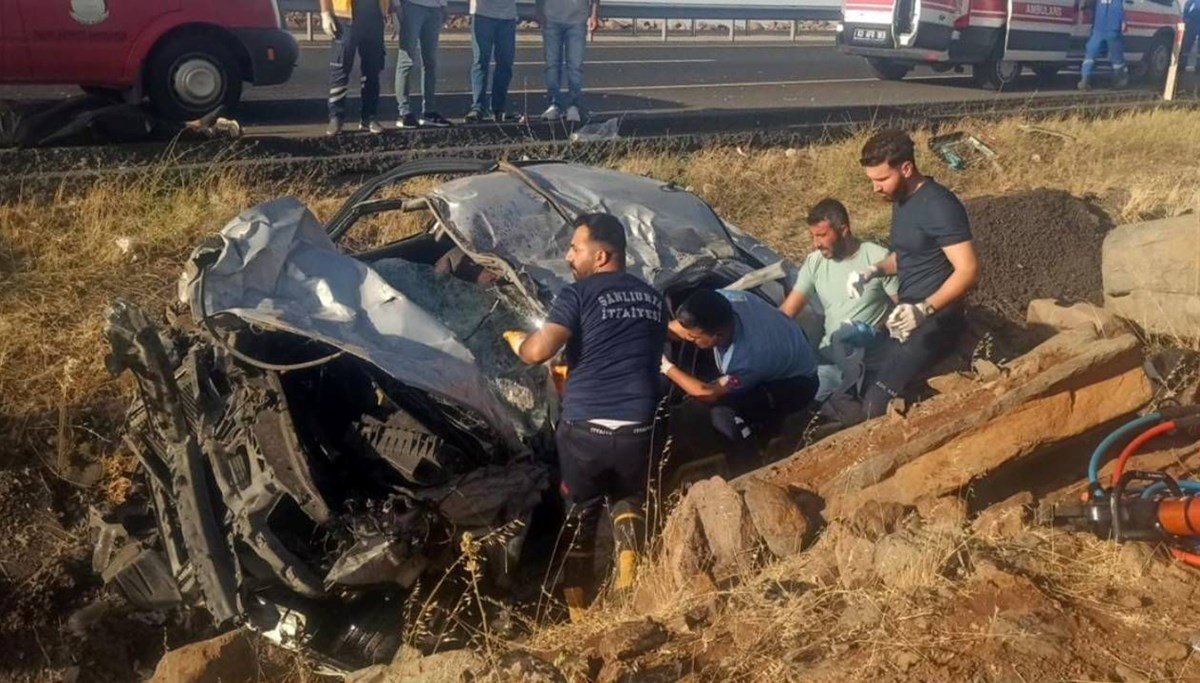 Şanlıurfa'da otomobil devrildi