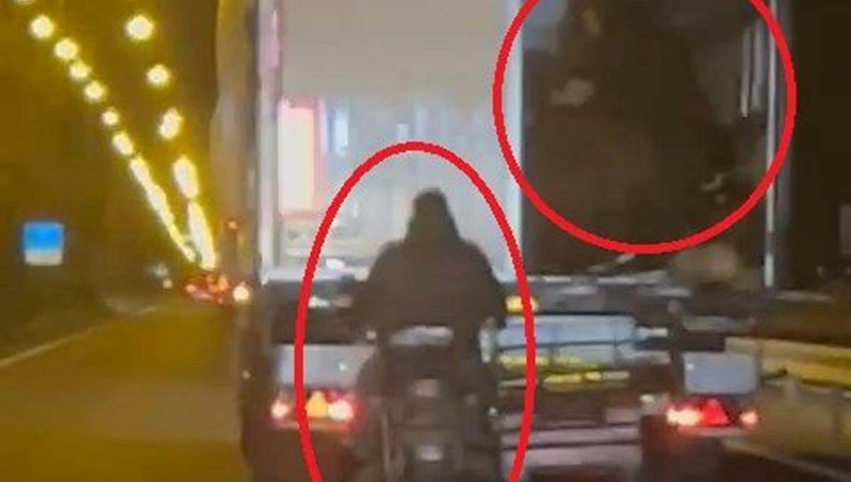 Seyir halindeki tırdan koyunları çaldılar