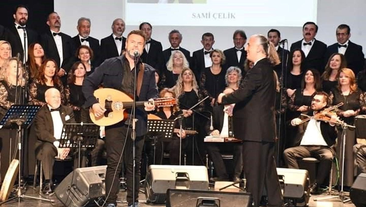 Eskişehir’de Türk Sanat Müziği Korosu Hüsnü Üstün Besteleri konseri yoğun ilgi gördü Eskişehir’de Türk Sanat Müziği Korosu Hüsnü Üstün Besteleri konseri yoğun ilgi gördü