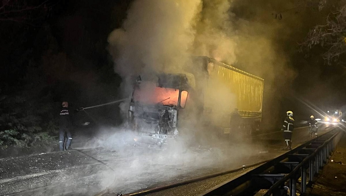 Adana'da kimyasal madde yüklü TIR yandı