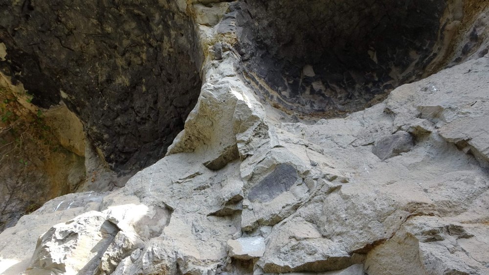 Kayalar oyularak yapılan Pedromida Kilisesi definecilerin hedefi haline geldi - 6