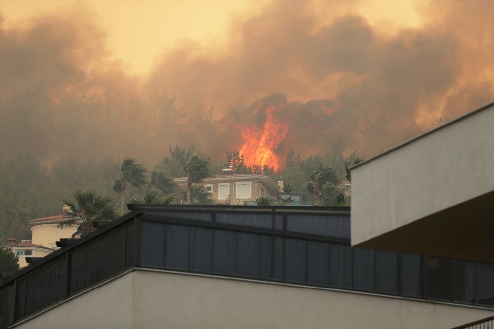 Orman yangınlarında son durum: Antalya Aksu'da iki otel boşaltıldı, Alanya'da alevler villaları tehdit ediyor - 11