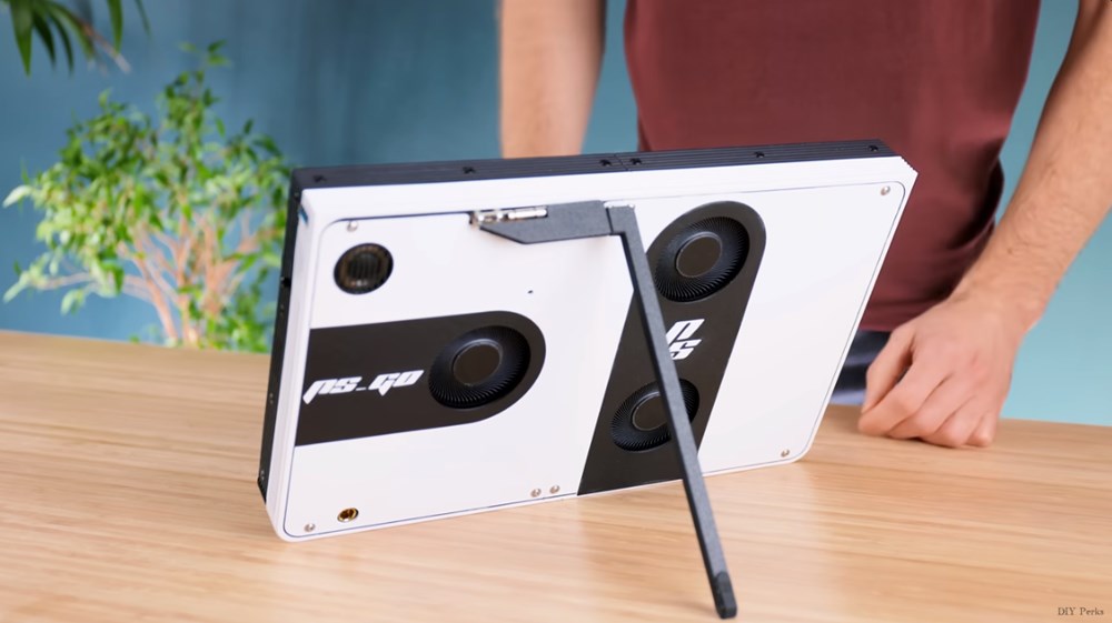 Bir ilki başardı: PlayStation 5'in tablet sürümü geliştirildi - 1