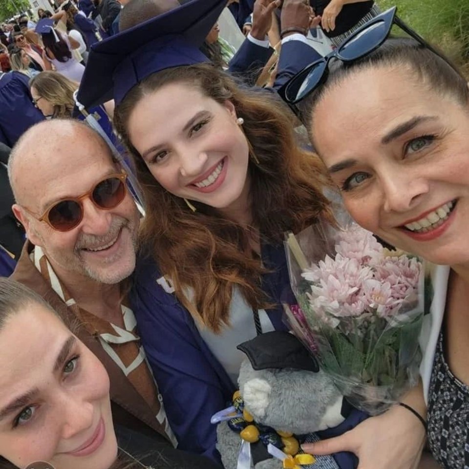Neşe Erberk'in kızı Alin Gurdikyan mezun oldu - 1