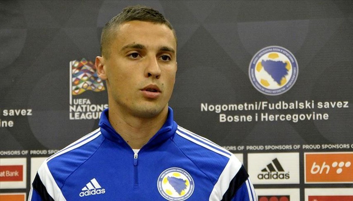 Rade Krunic kimdir? Fenerbahçe'ye transfer olacağı iddia edilen Rade Krunic kaç yaşında, hangi mevkide oynuyor? Rade Krunic kimdir? Fenerbahçe'ye transfer olacağı iddia edilen Rade Krunic kaç yaşında, hangi mevkide oynuyor?