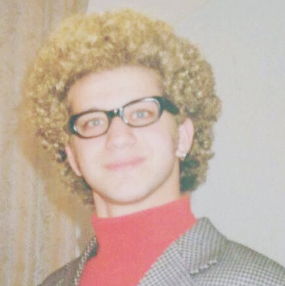 Nilgün Belgün takipçilerini geçmişe götürdü: Bu fotoğraf Marmaris'te çekildi (Ünlülerin çocukluk ve gençlik halleri) - 587