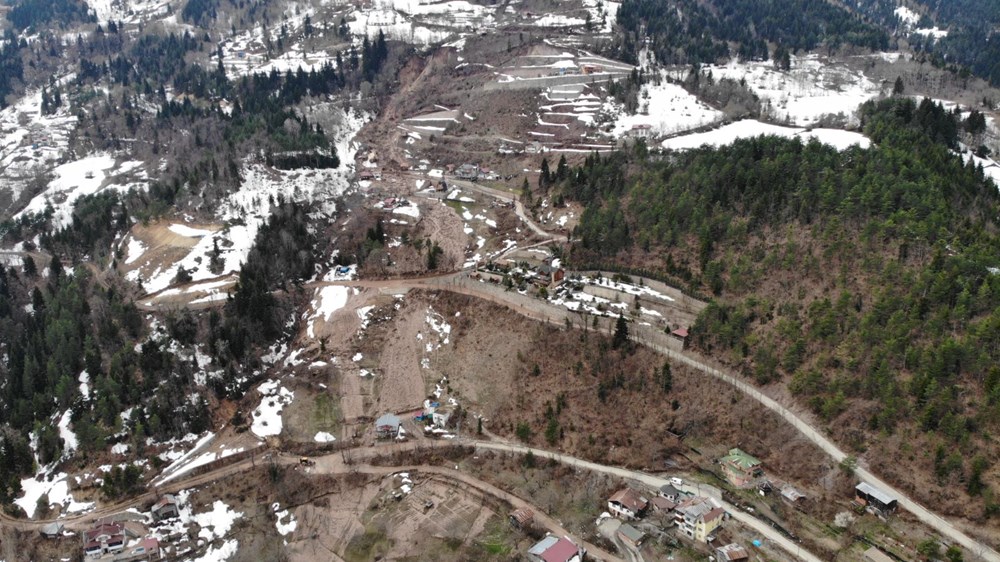 Tek Katlı Ev İçin Yerçekimine Meydan Okuyan An: Heyelandan Taklalarla Kurtuluş 74