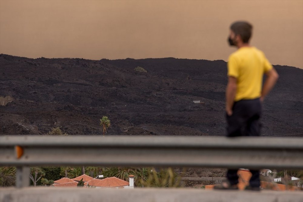 La Palma Adası'ndaki yanardağ felaketine turist akını - 4