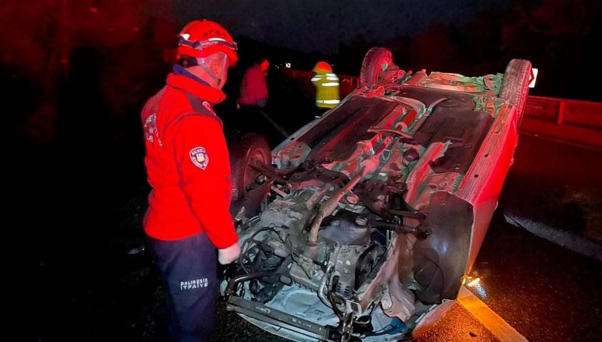 Takla atan araçtan yaralı kurtuldular