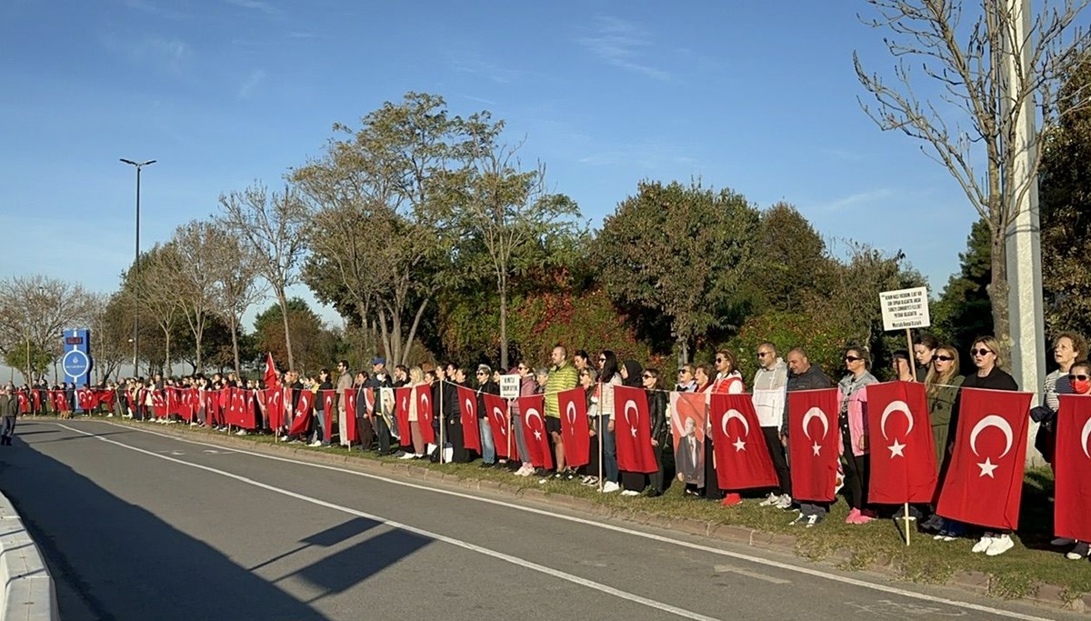 6 buçuk kilometrelik Ata'ya saygı zinciri