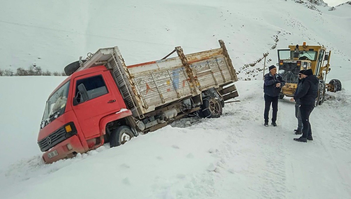 Kardan kapanan 209 mahalle ve mezra yolu ulaşıma açıldı