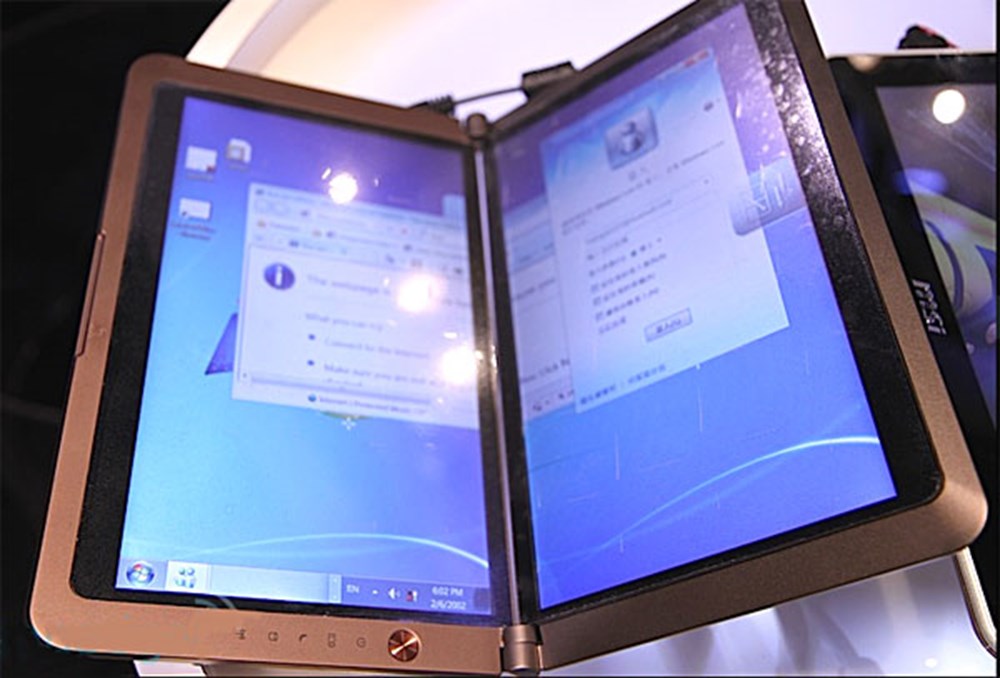 Слово с двумя экранами. Электронная книга с двумя экранами. MSI С двумя экранами. Ридеры с двумя экранами. Электронная книга с двойным экраном.