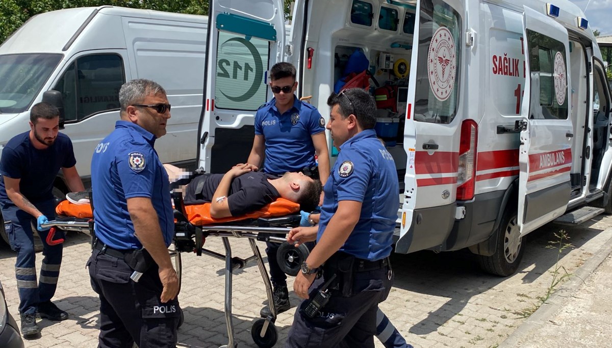 Tabancasını temizlerken ortağının oğlunu vurdu Tabancasını temizlerken ortağının oğlunu vurdu
