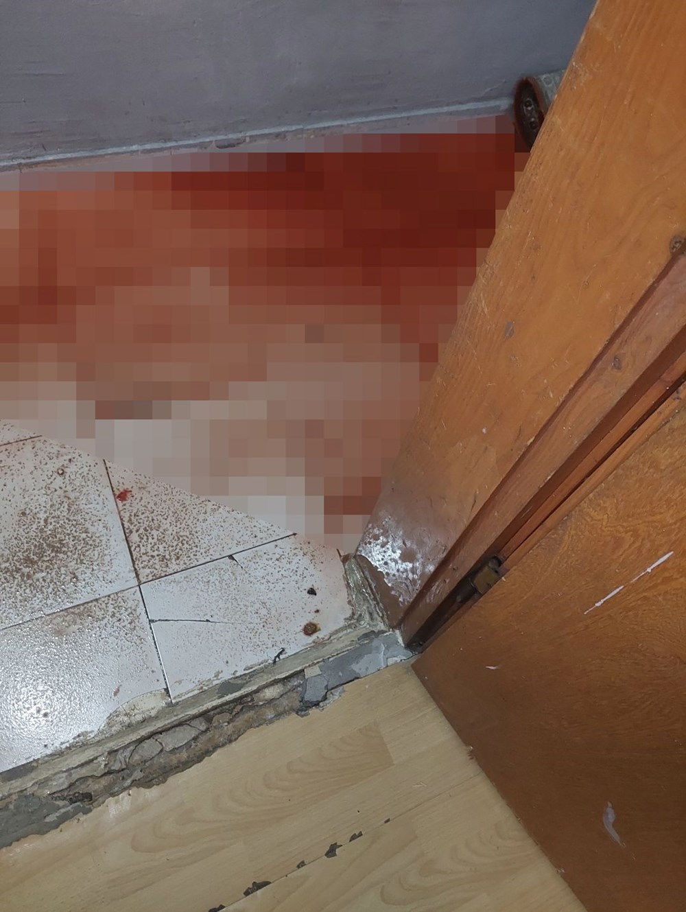 Sabah dehşet ile karşılaştılar: Kaçak kurban kesimi sonucu evi kan bastı - 1