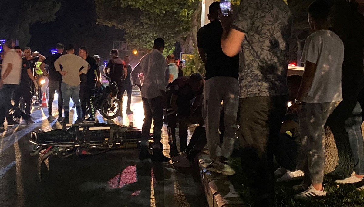 Elazığ'da refüje çarpan motosikletteki 2 kişi öldü Elazığ'da refüje çarpan motosikletteki 2 kişi öldü