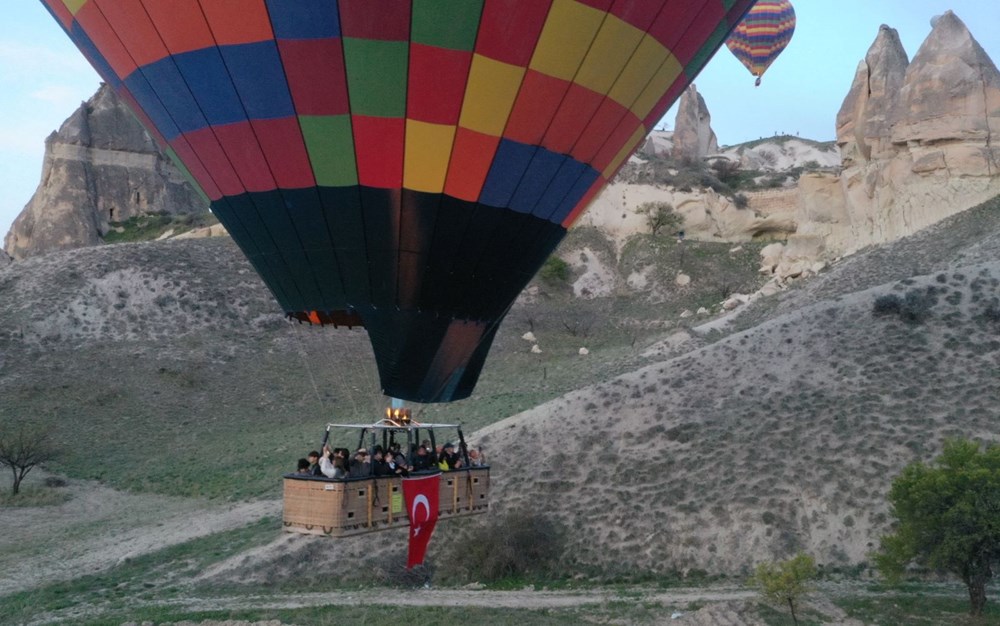 Kapadokya'da balonlar 23 Nisan için Türk bayraklarıyla havalandı 78 iBdF7EcdtkSnCHgS6UgVYw