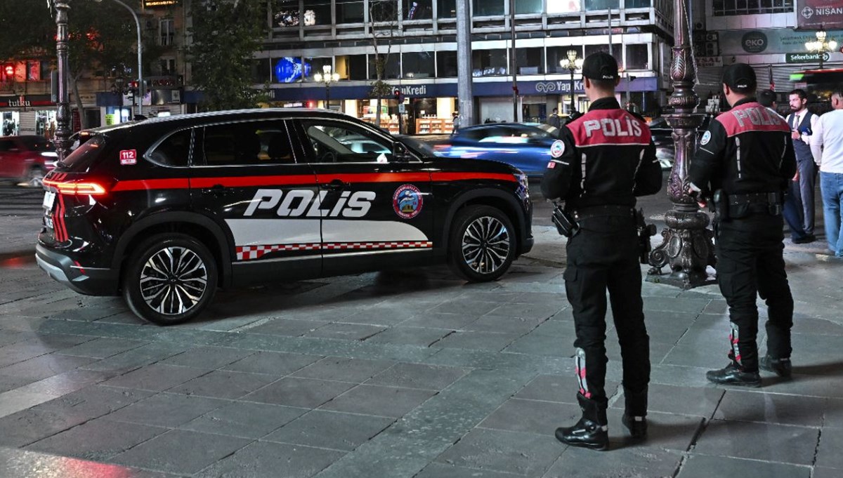 Polis aracı Togg, Kızılay Meydanı'nda görevde