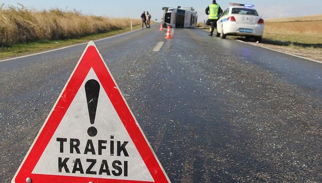 Diyarbakır'da minibüsün ve otomobil çarpıştı: 7 kişi yaralandı