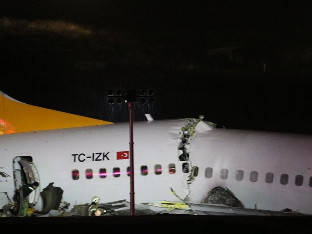 Sabiha Gokcen De Pisten Cikan Ucagin Kontrol Kulesi Konusmasi Ortaya Cikti Ntv