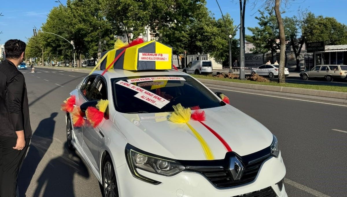 Araçlardaki Fenerbahçe bayraklı tabutlara ceza