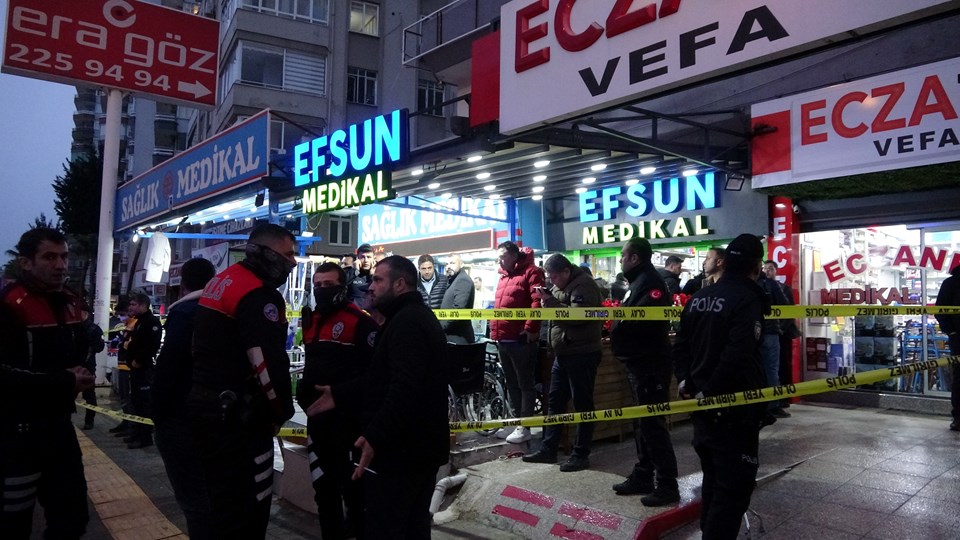 Adana'da iş yerine silahlı saldırı: Kayınbaba ve iki damadı öldü - 1