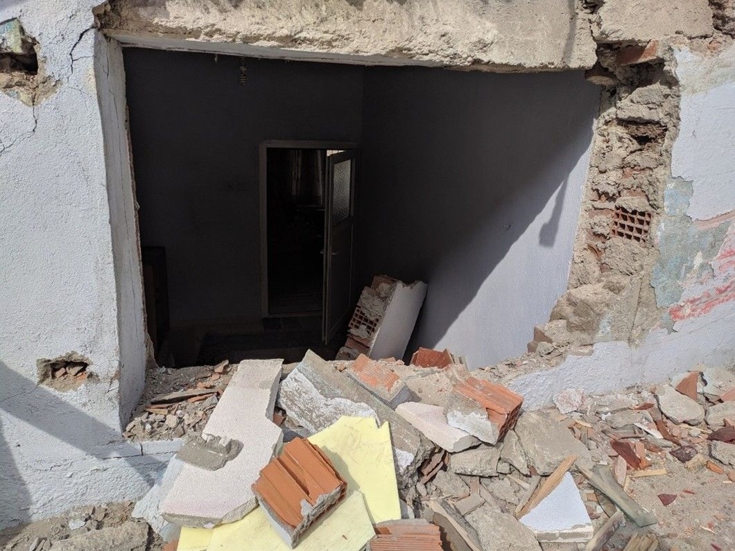 Izmir De Otobus Iki Eve Carpti 6 Kisi Yaralandi Ntv