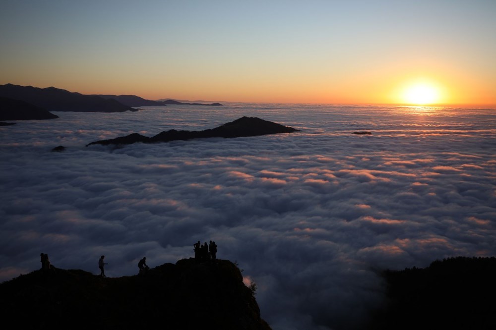 2 bin 700 metredeki yaylada, kayıkta'Titanic pozu' veriyorlar - 6