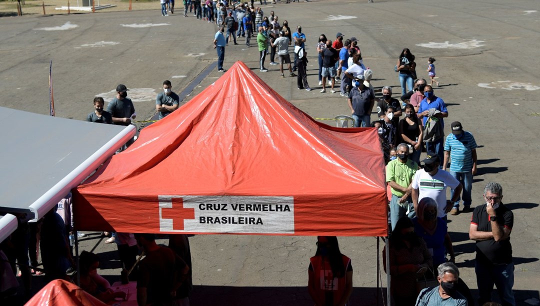 brezilya da asi skandali 5 doz asi olan sahis 6 nci dozu yaptirirken yakalandi son dakika dunya haberleri ntv haber