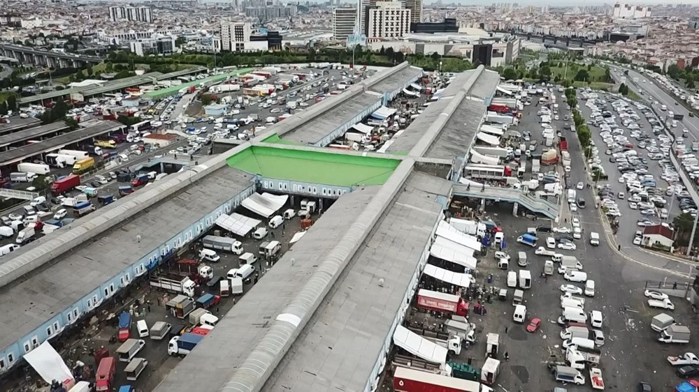 Kısıtlama sonrası Bayrampaşa Sebze ve Meyve Hali�nde yoğunluk devam