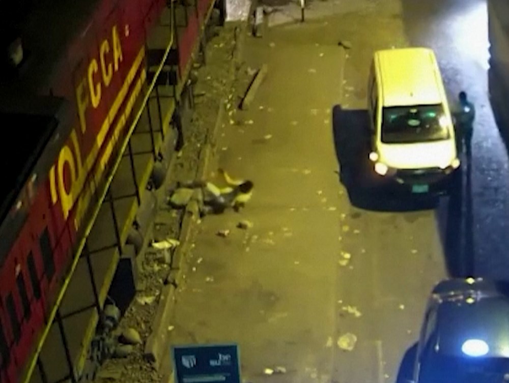 Ölümcül Tren Kazasından Mucizevi Kurtuluş: Saniyeler İçinde Ayağa Kalktı 75 iHenYLV5YES TsOl4d YBA