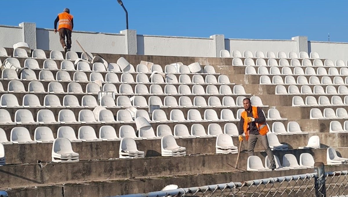 Aydın'da 73 yıllık stadın yıkım süreci başladı