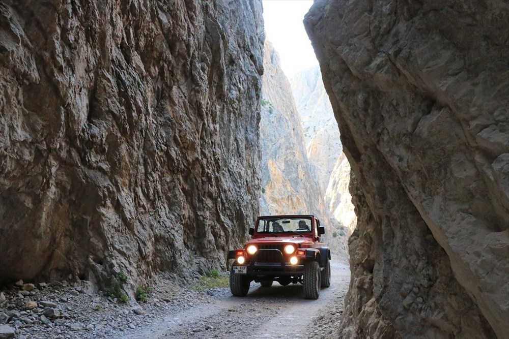 Erzincan'da yürekleri ağza getiren 'Taş Yolu': 132 yılda yapıldı - 4