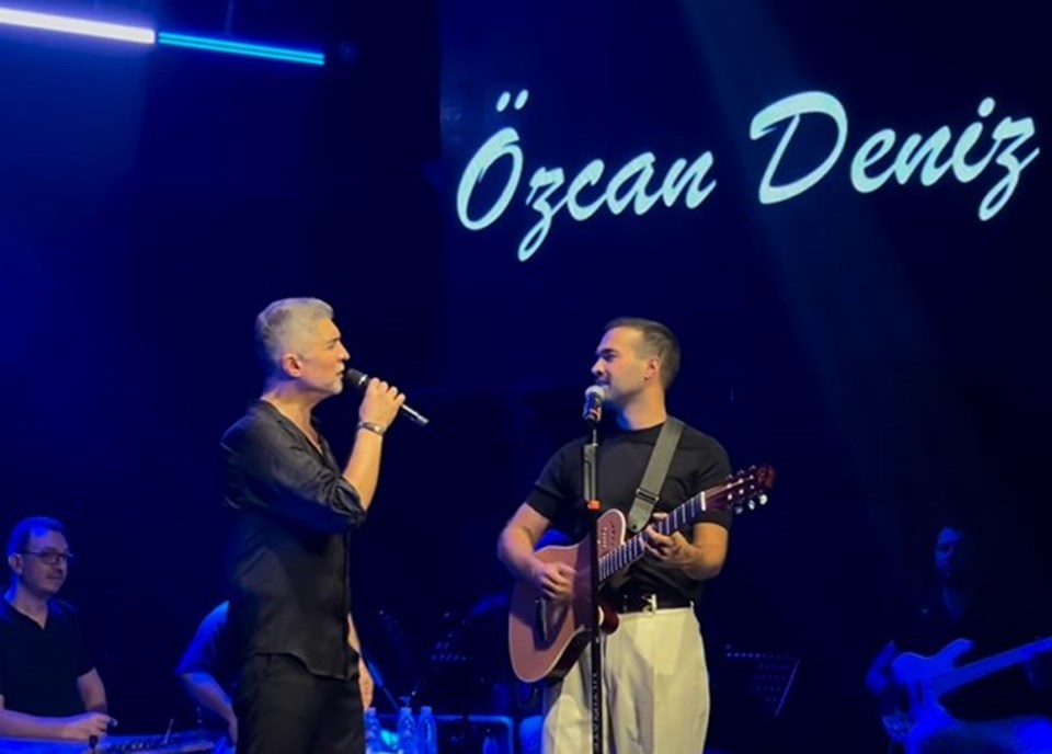 Özcan Deniz'den sürpriz konuk: Mert Demir ile düet yaptı - 1