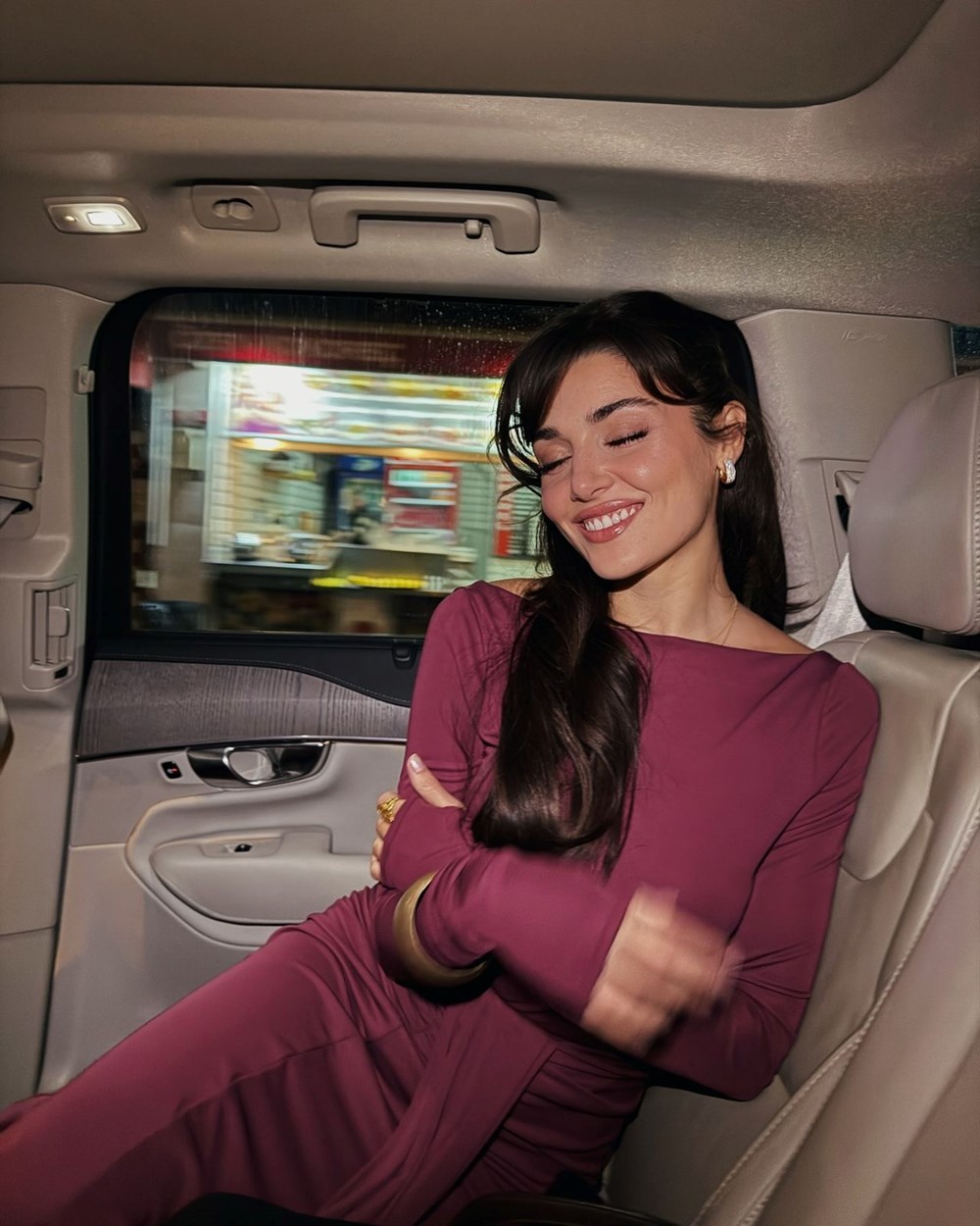 Hande Erçel'in kariyerinde bir ilk: Kendi yazdığı hikayede başrolde - 4