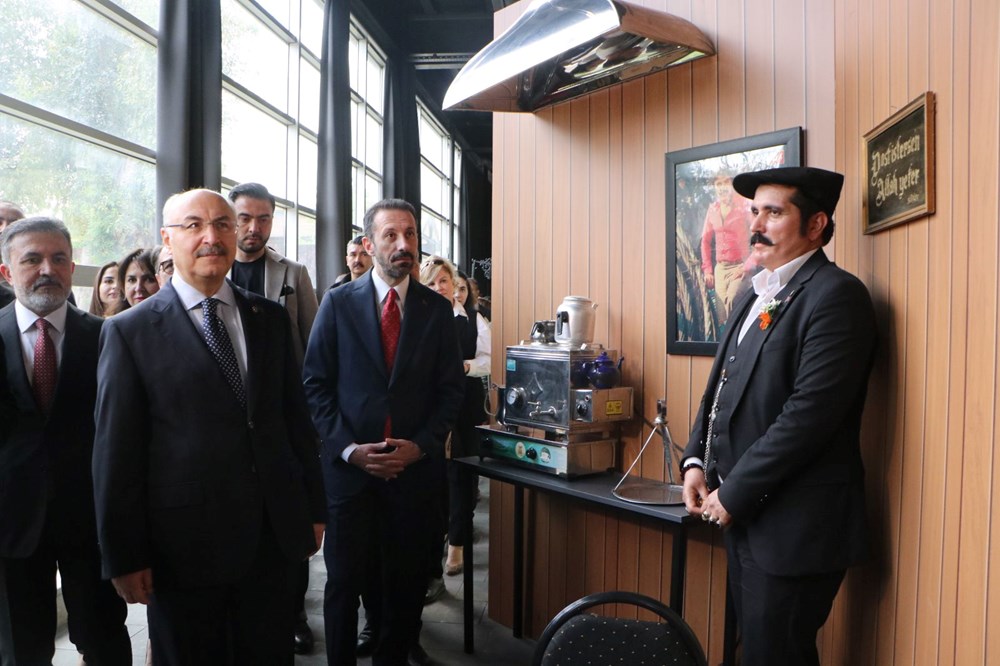 Ferdi Tayfur, memleketi Adana'da unutulmadı! Sabahçı Kahvesi sergisi açıldı - 2