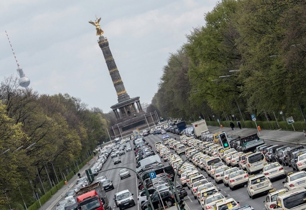 Berlin’deki Zafer Sütunu’nun bakır çatısı çalındı - 6