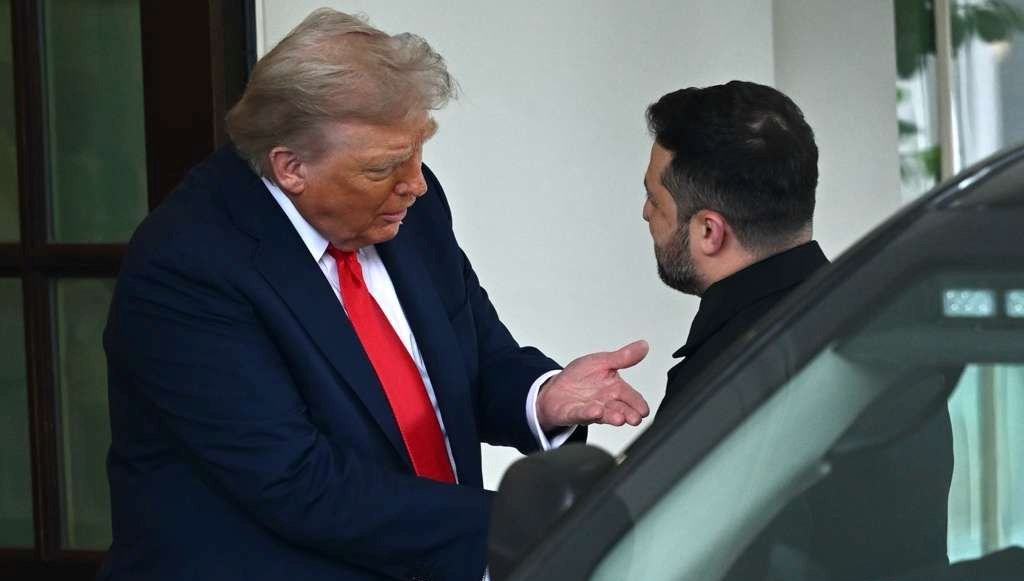 Trump bu kez Zelenski'nin kıyafetini beğendi