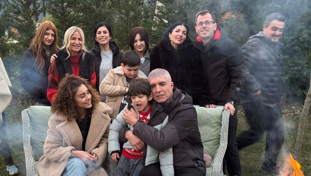 Özcan Deniz'den fotoğraflı yanıt