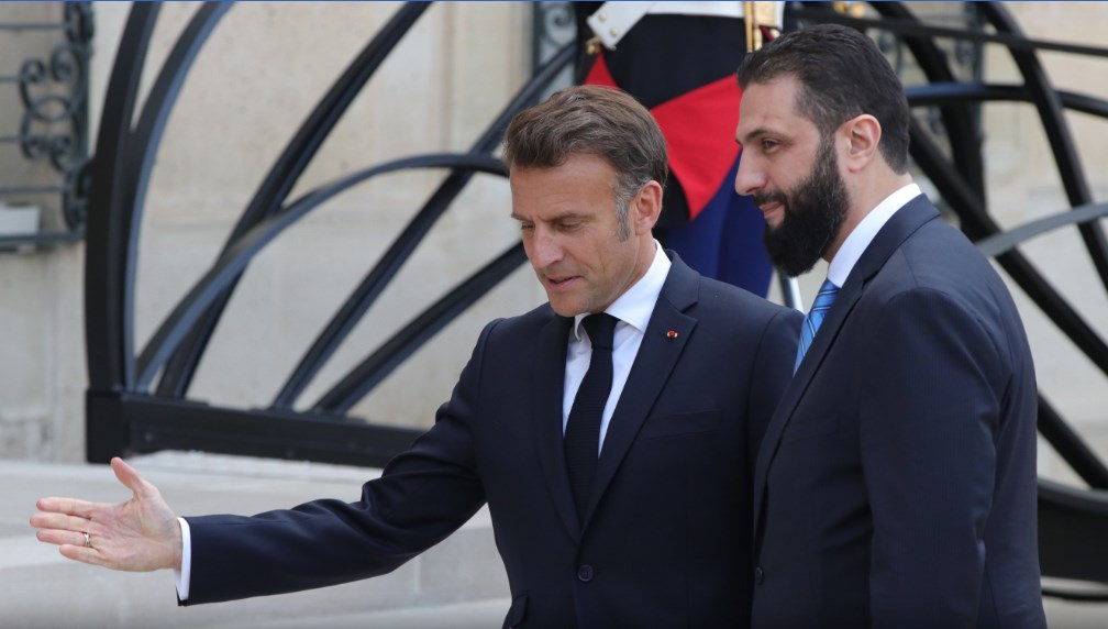 Şara Macron'la görüştü
