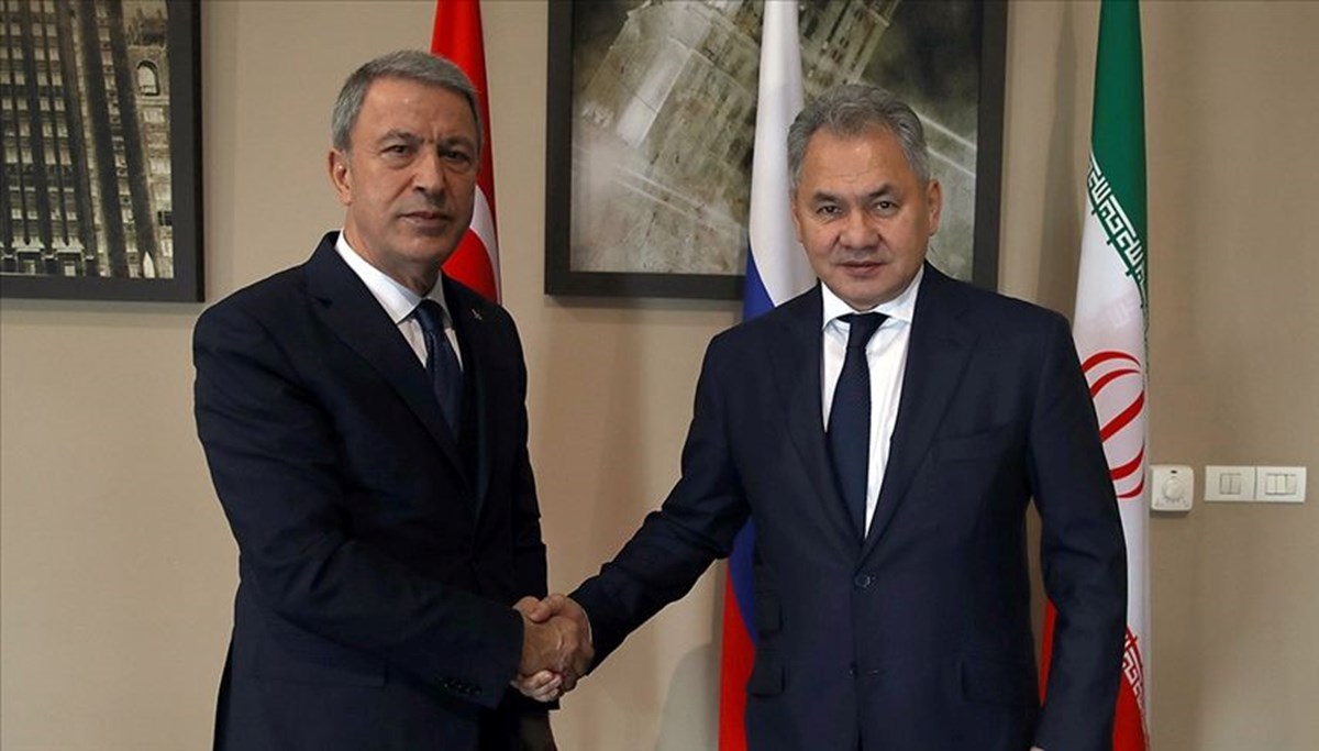 Bakan Akar, Rus mevkidaşı ile görüştü Bakan Akar, Rus mevkidaşı ile görüştü