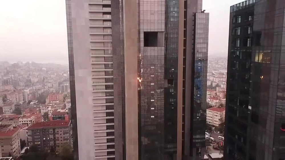 İstanbul'da iş merkezinde yangın - 4